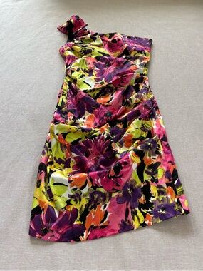 Roulette floral ruched one shoulder dress.